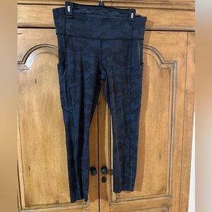 Lululemon Fast & Free  Black & Gray Camouflage Leggings- Size 12